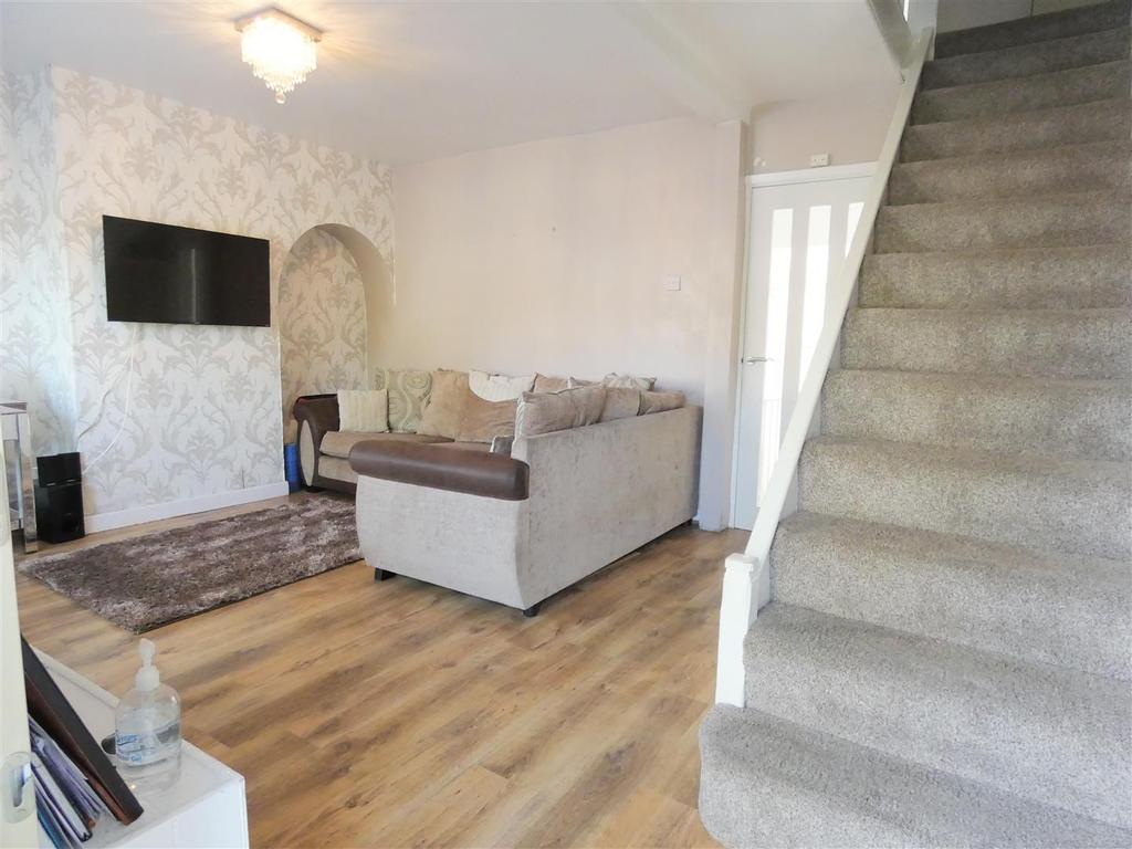 Rowdale Road, Great Barr, Birmingham 3 bed semidetached house £235,000