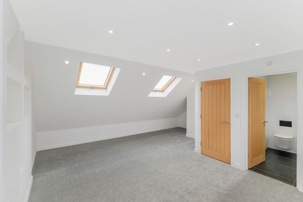15, Blackthorne Drive-12 resized.jpg