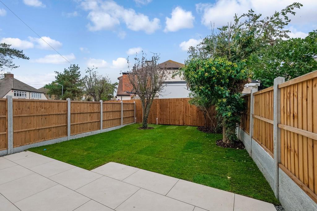 15, Blackthorne Drive-15 resized.jpg