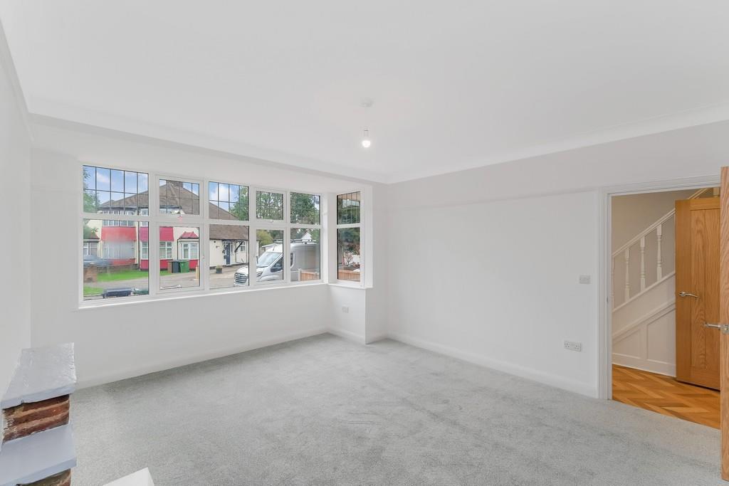 15, Blackthorne Drive-6 resized.jpg