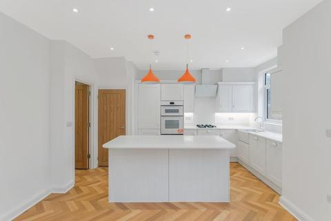 15 Blackthorne Drive, London, E4 6LR