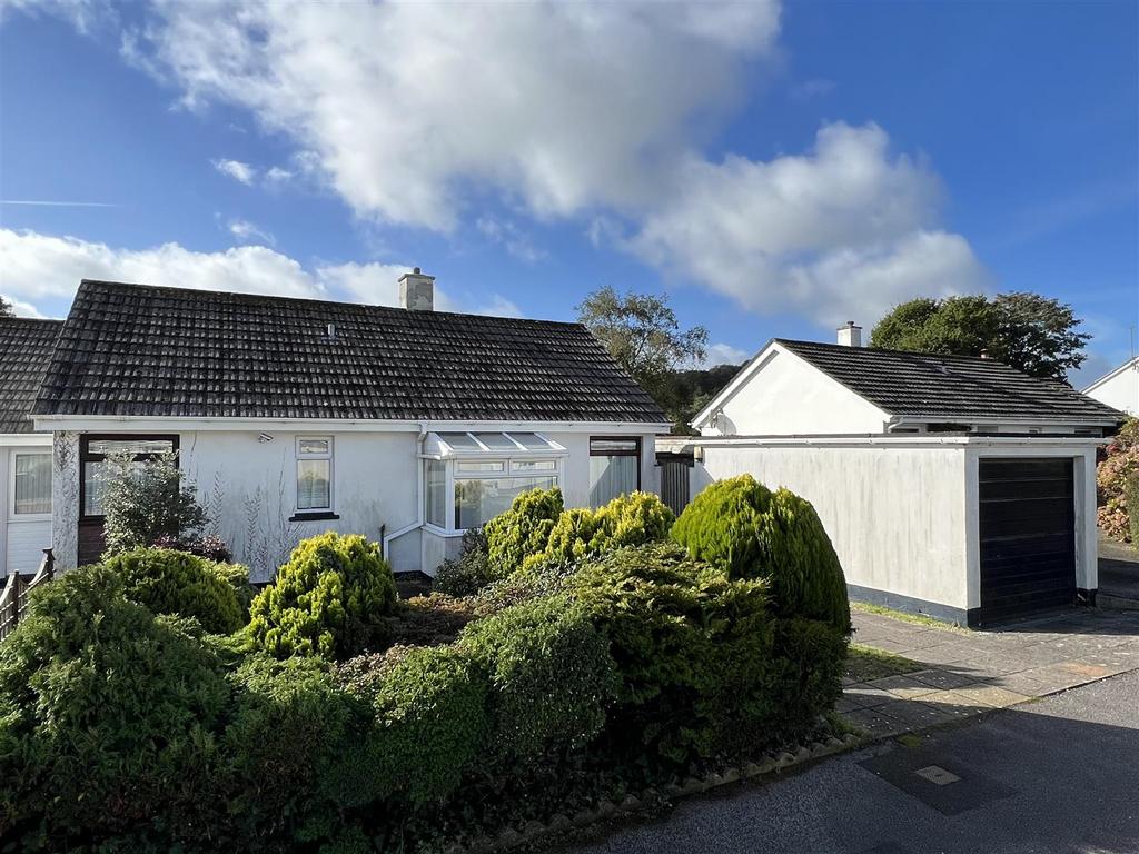 Whieldon Road, St. Austell 2 bed semidetached bungalow for sale £250,000