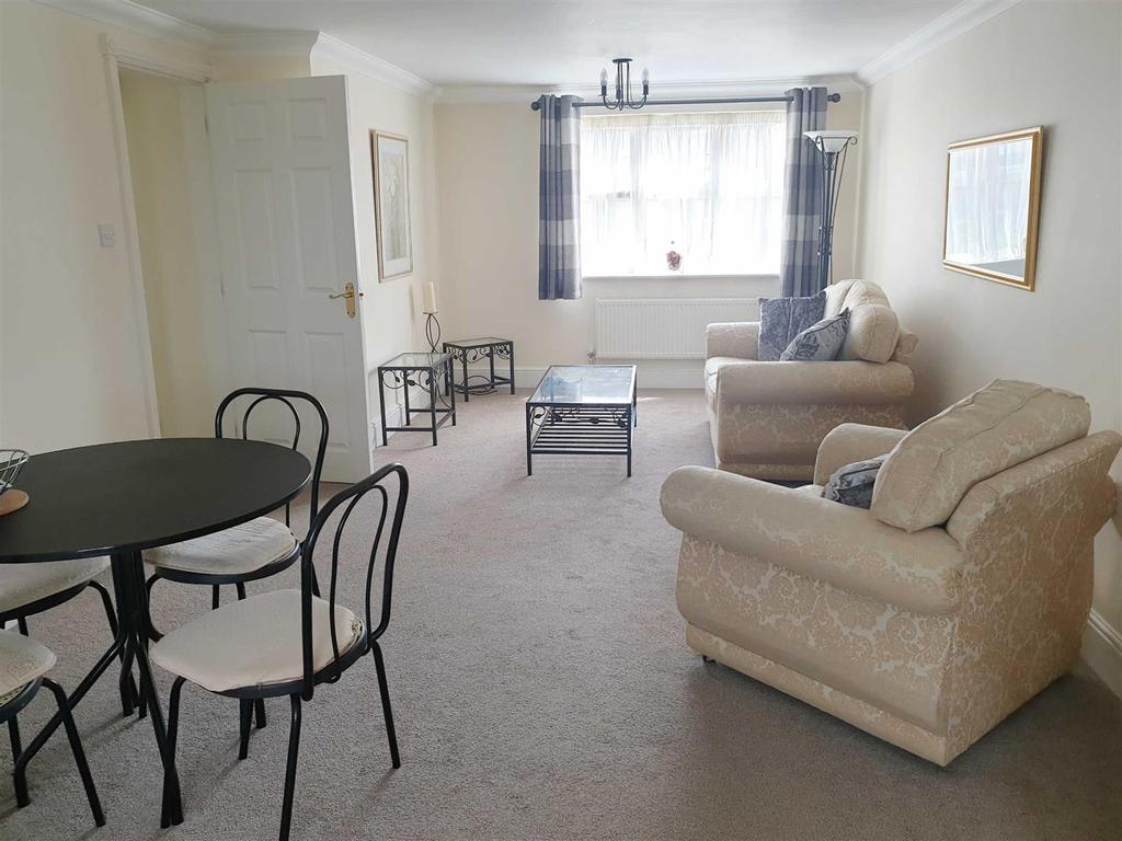 Arderne Place, ALDERLEY EDGE 2 bed flat £1,100 pcm (£254 pw)