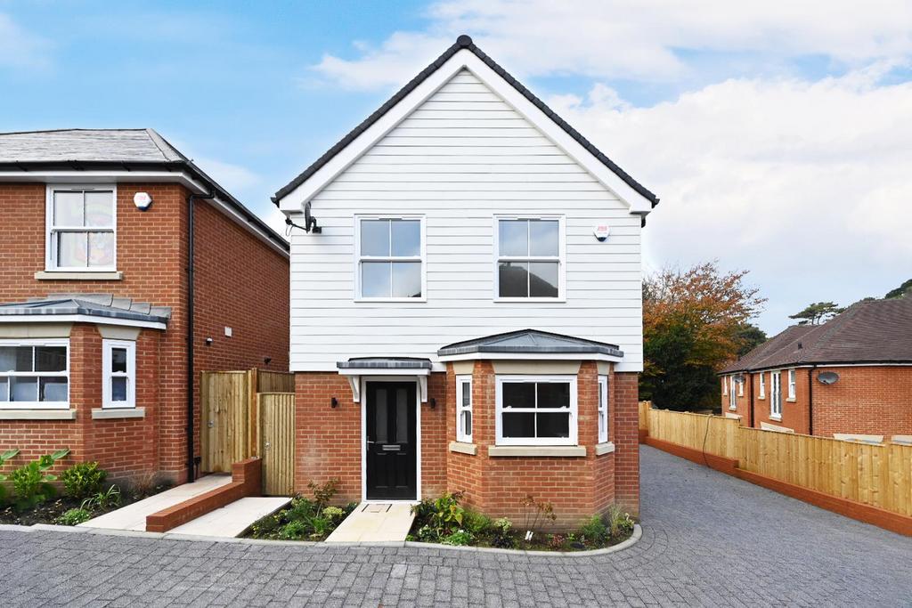 Charles Road West, St. LeonardsOnSea 3 bed detached house for sale