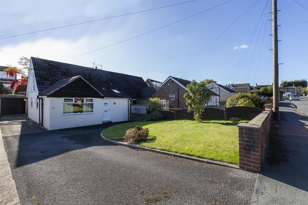 Hoults Lane, Greetland, Halifax 3 bed semidetached bungalow £285,000
