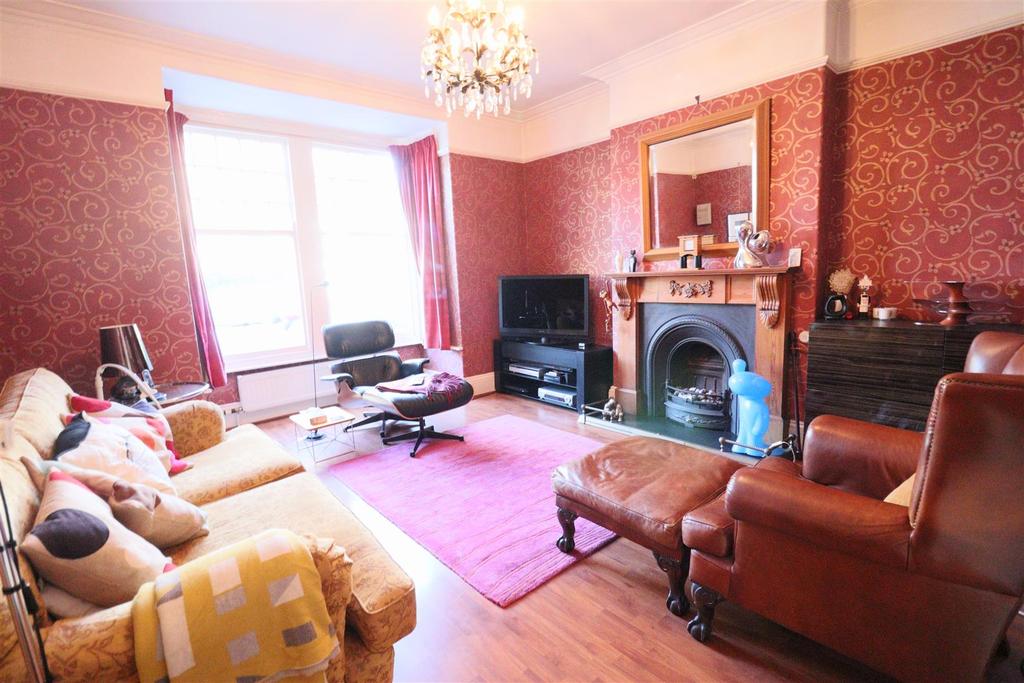 Marlborough Avenue, Hessle 3 bed semidetached house £365,000