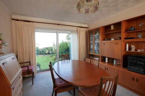 32 Beechwood Drive, Penarth, CF64 3QZ