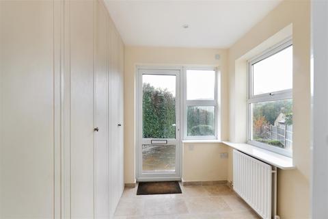 211 Bath Road, Stroud, GL5 3TA