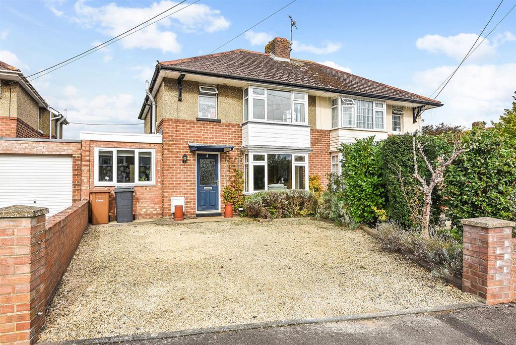Ashfield Road, Andover 3 bed semidetached house £400,000