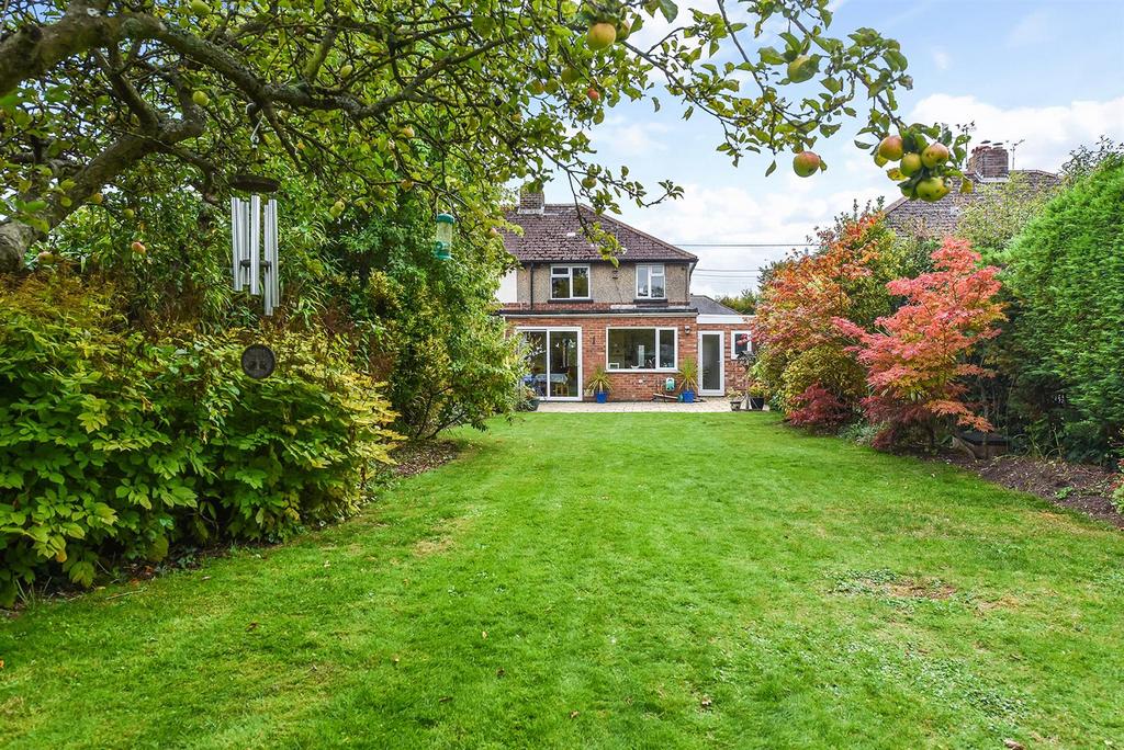 Ashfield Road, Andover 3 bed semidetached house £400,000