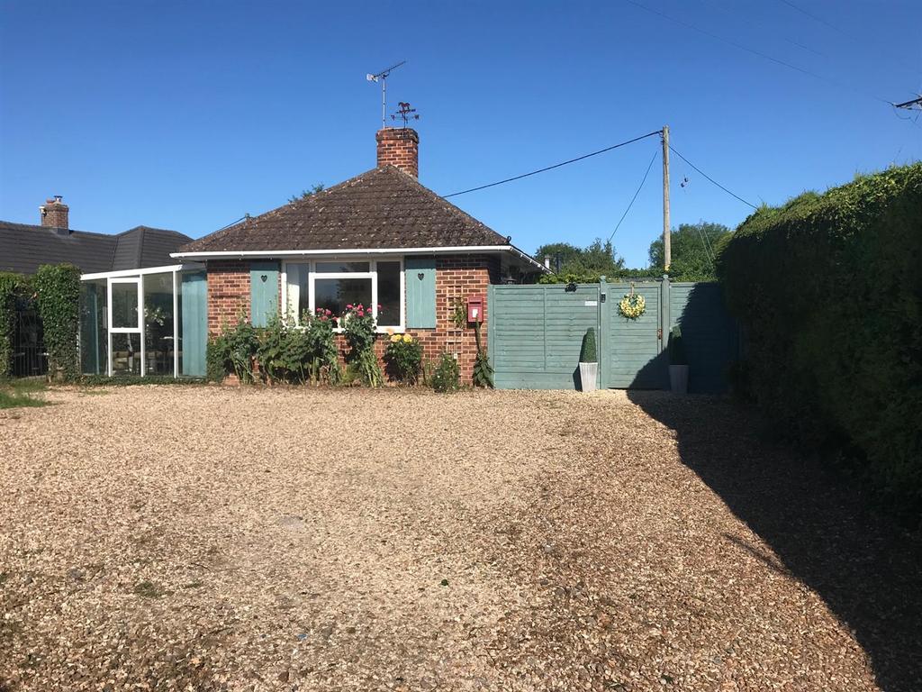 Monxton Road, Grateley, Andover 3 bed detached bungalow £495,000