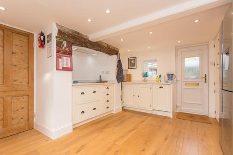 3 bedroom semi-detached house for sale - Old Green Road, Margate