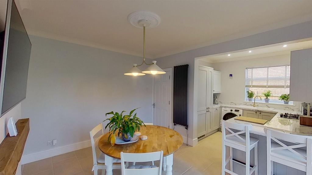 Re fitted kitchen/diner