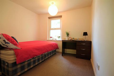 4 bedroom terraced house to rent - Warwick Street, Heaton