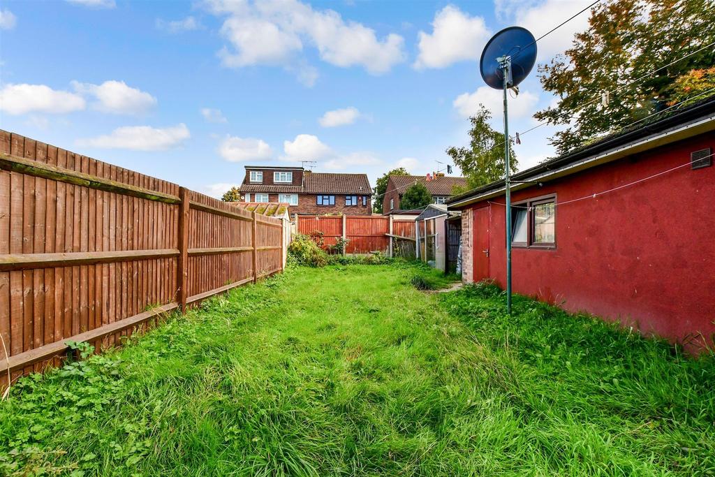 Woolborough Road, Northgate, Crawley, West Sussex 3 bed semidetached