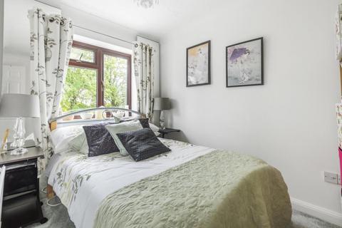 15 Schofield Gardens, Witney, OX28 1JY