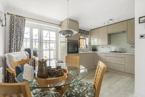 15 Schofield Gardens, Witney, OX28 1JY