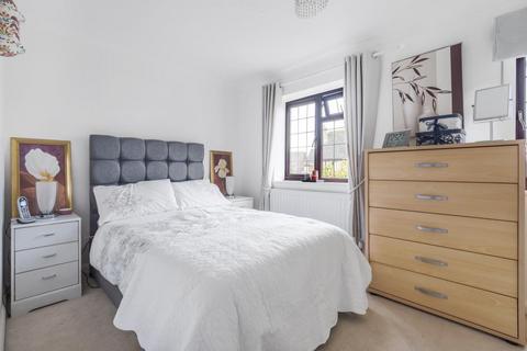 15 Schofield Gardens, Witney, OX28 1JY