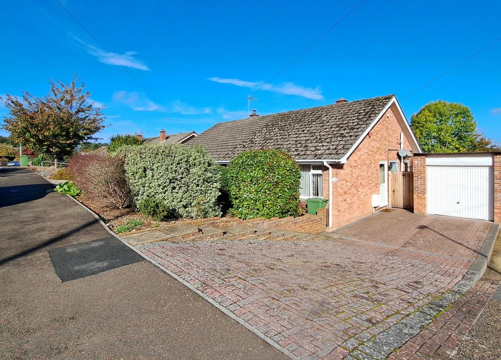 Beechwood, Yeovil, Somerset, BA20 2 bed bungalow for sale £250,000