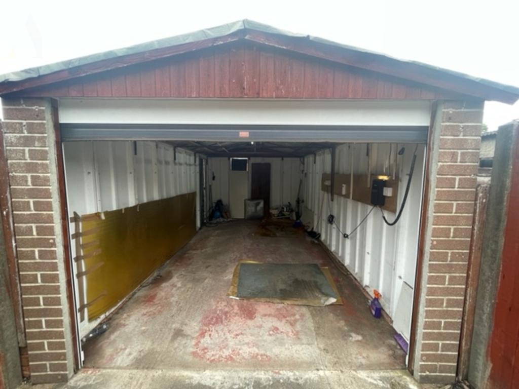 585 bromford lane garage