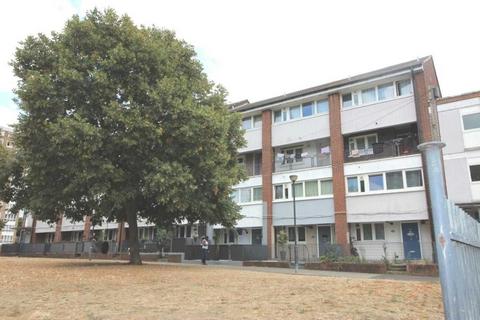 223 Villas Road, London, SE18 7PP