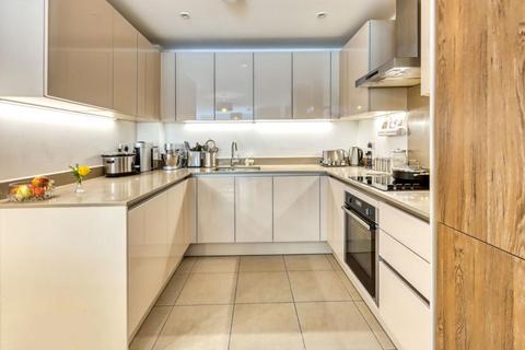 Flat 7, Chambord House Queenswood Crescent, Englefield Green, Egham, TW20 0AT