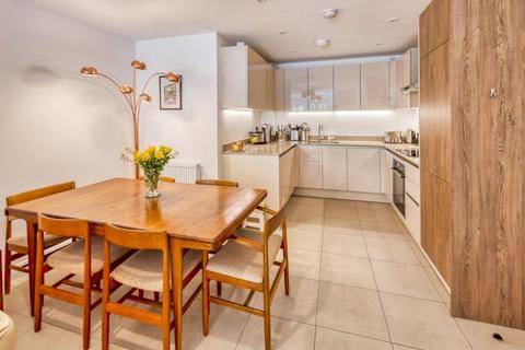 Flat 7, Chambord House Queenswood Crescent, Englefield Green, Egham, TW20 0AT