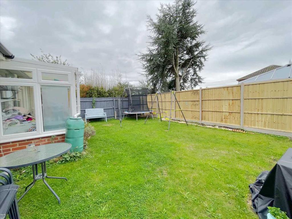 Kingswell Road, Bournemouth 2 bed detached bungalow £325,000