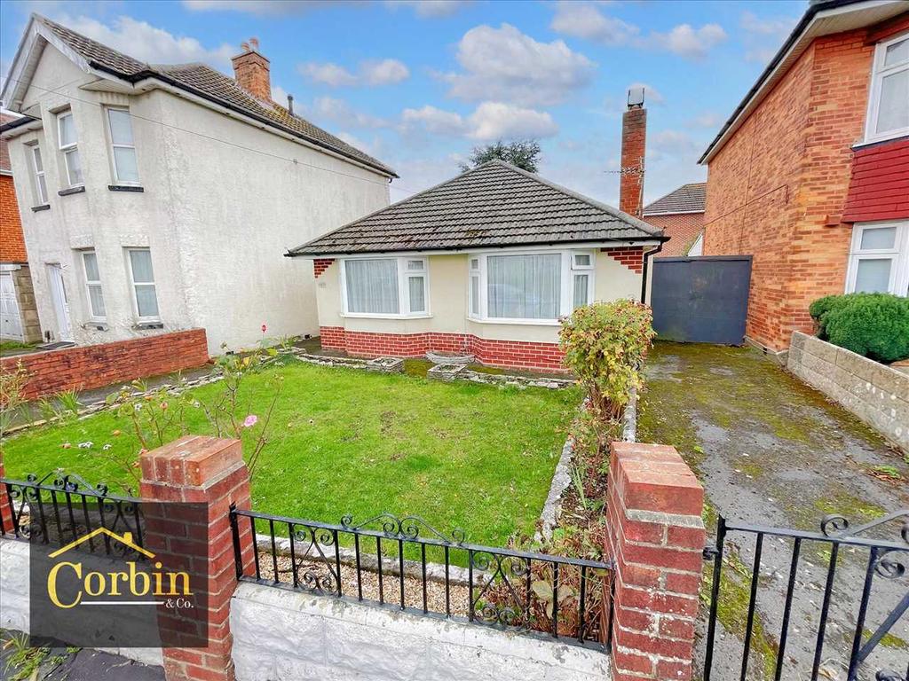Kingswell Road, Bournemouth 2 bed detached bungalow £325,000