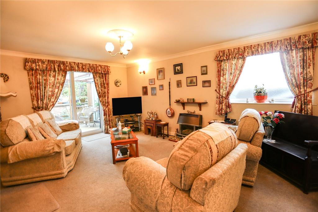 Reynolds Drive, Marple Bridge, SK6 3 bed bungalow £380,000