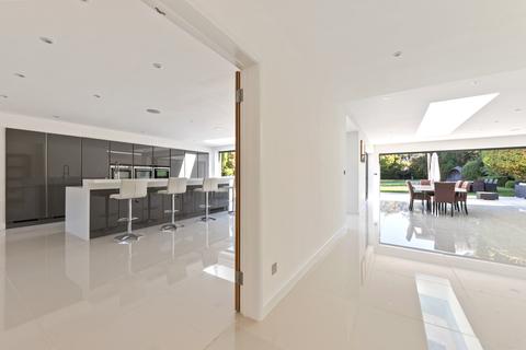 29 Golf Side, Sutton, SM2 7HA