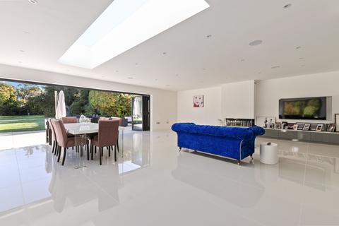 29 Golf Side, Sutton, SM2 7HA