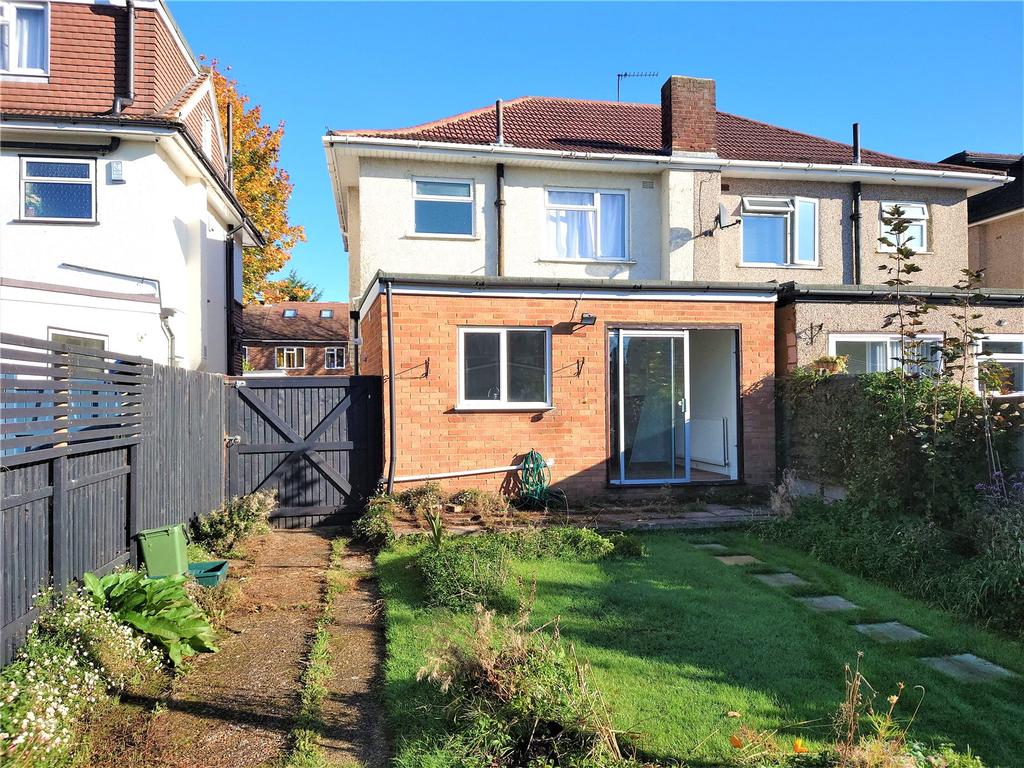 Kingshill Avenue, Northolt, Greater London, UB5 3 bed semidetached