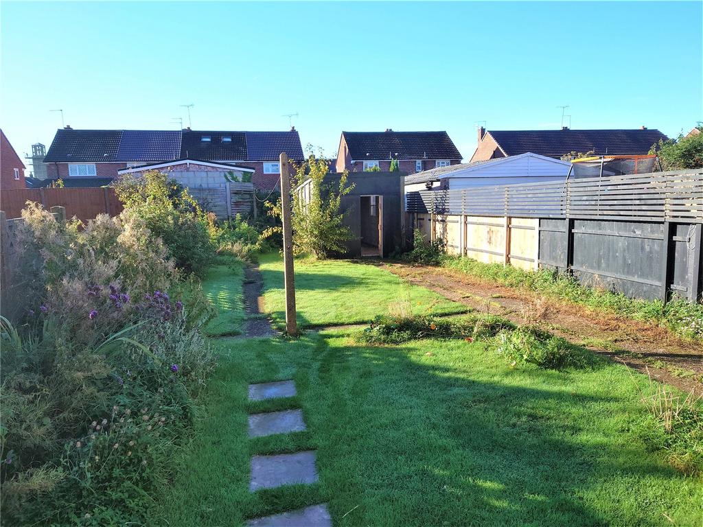 Kingshill Avenue, Northolt, Greater London, UB5 3 bed semidetached