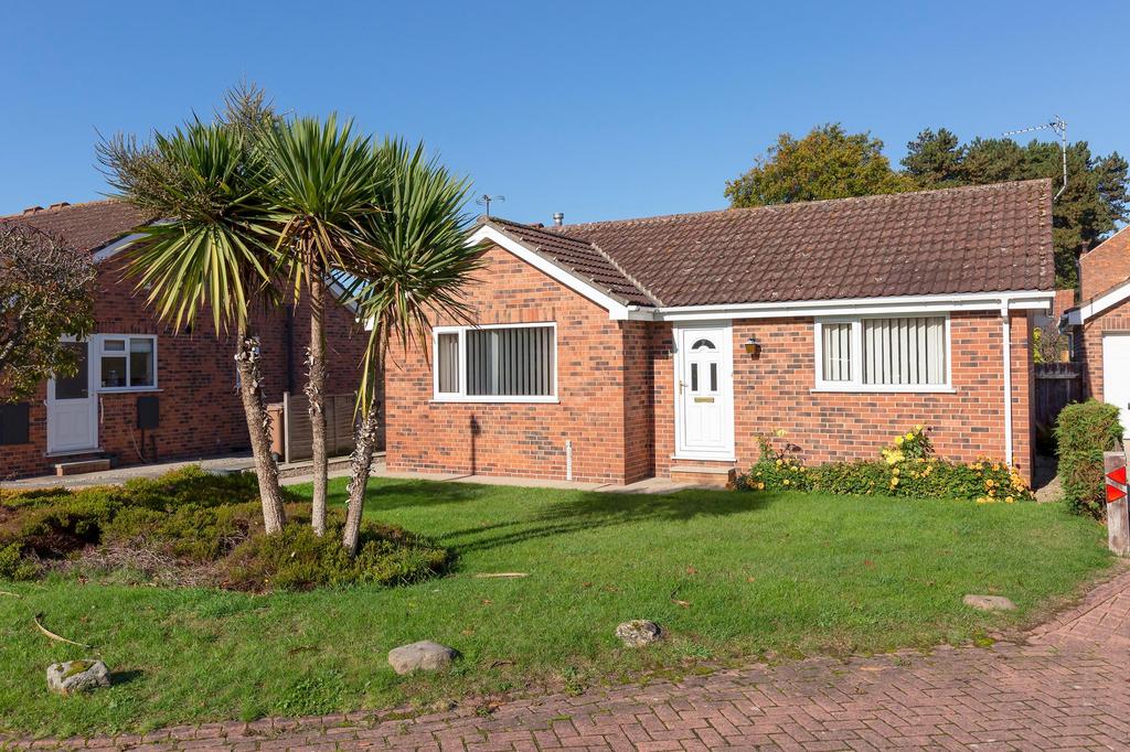 Wold View, South Cave, Brough, Yorkshire, HU15 2EF 2 bed detached