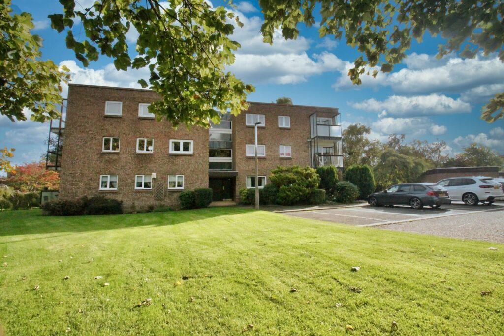 Cramond Vale, Cramond, Edinburgh EH4 6RB 3 bed apartment for sale £