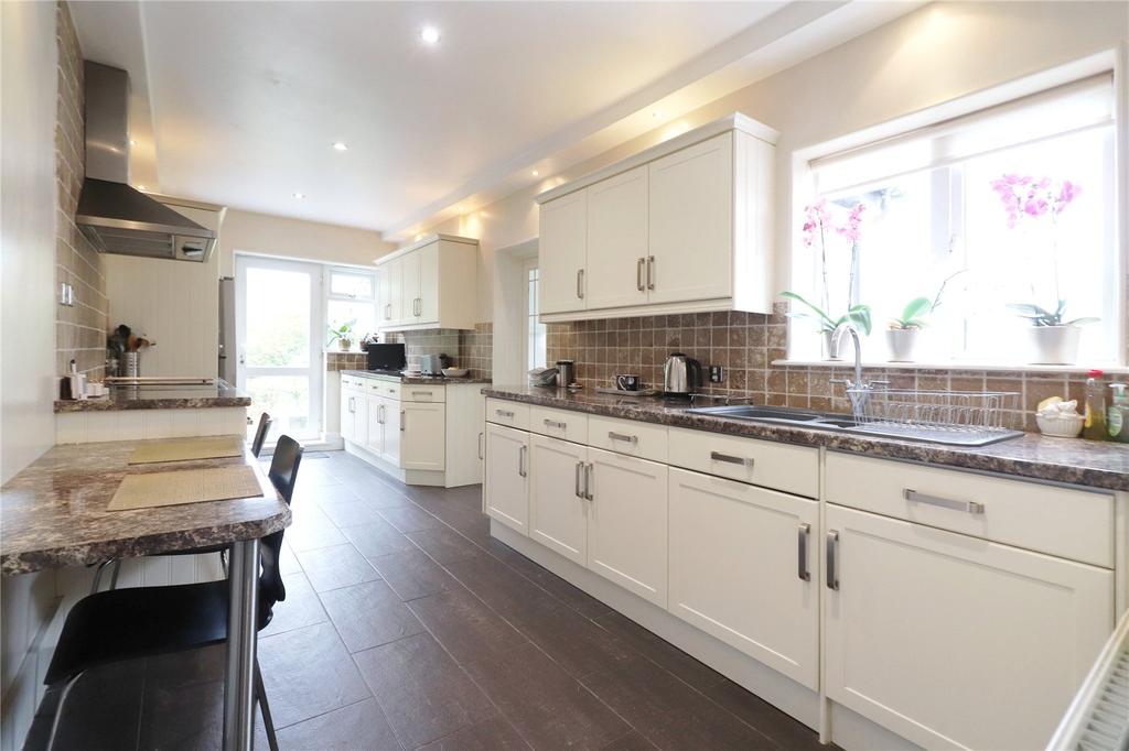 North Close, South Bexleyheath, Kent, DA6 4 bed semidetached house for