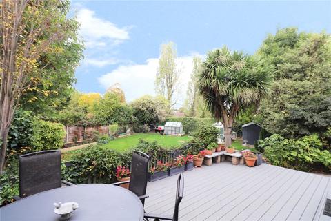 4 North Close, Bexleyheath, DA6 8HE