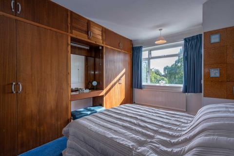 13 Heath Close, Hemel Hempstead, HP1 1TU