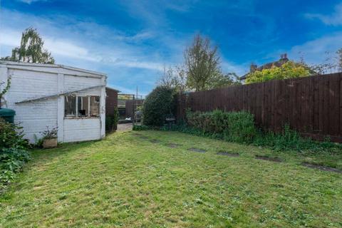 13 Heath Close, Hemel Hempstead, HP1 1TU