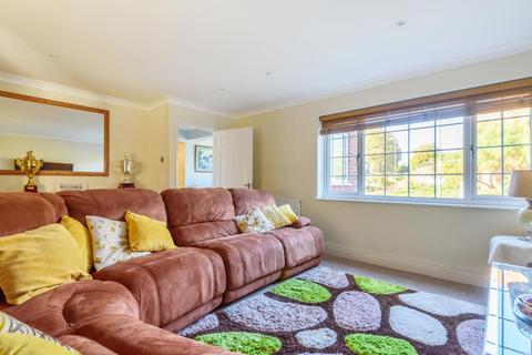 1 Carbonel Close, Basingstoke, RG23 8HR