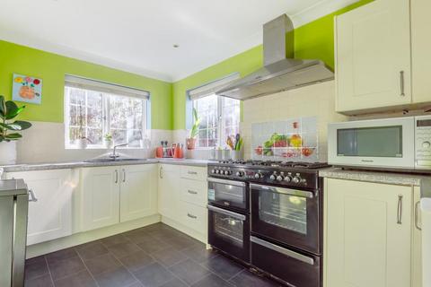 1 Carbonel Close, Basingstoke, RG23 8HR