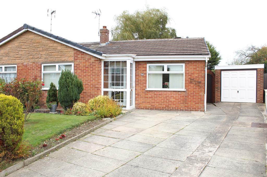 Azalea Avenue, Swanwick, Alfreton, Derbyshire. DE55 1RN 2 bed semi