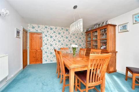 23 Elmhurst, Belvedere, DA17 5PH