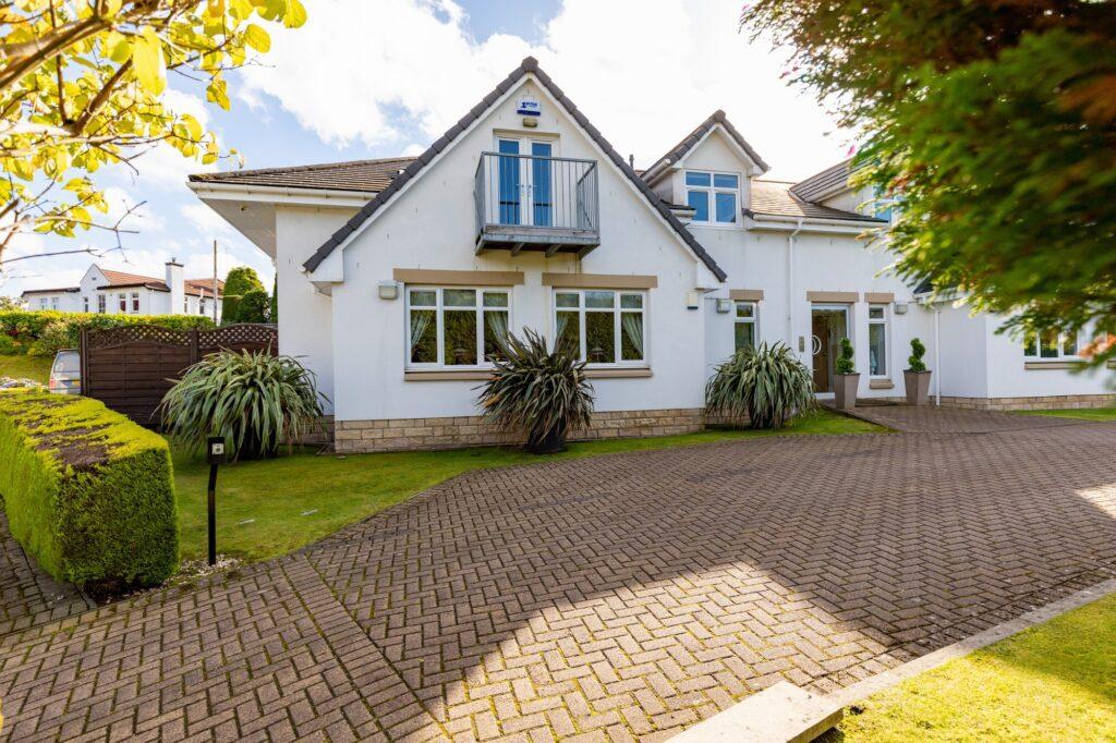 Dunrobin Gate, 91 Ayr Road, Newton Mearns 3 bed apartment for sale £