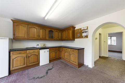 12 Thames Road, Cheltenham, GL52 5PT