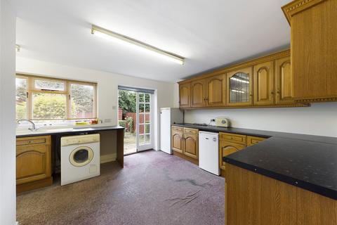 12 Thames Road, Cheltenham, GL52 5PT