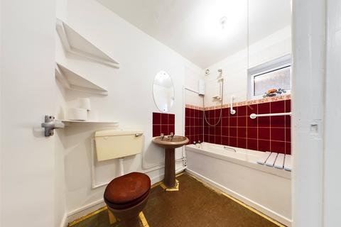 12 Thames Road, Cheltenham, GL52 5PT