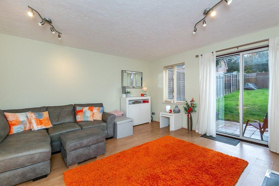 Bolton Road, Maidenbower, Crawley, West Sussex, RH10 2 bed terraced