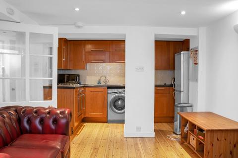 2 bedroom flat to rent, Parkside Street, Newington, Edinburgh, EH8